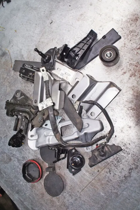 Kia Ceed III Mounts Brackets Set UO331 image 2