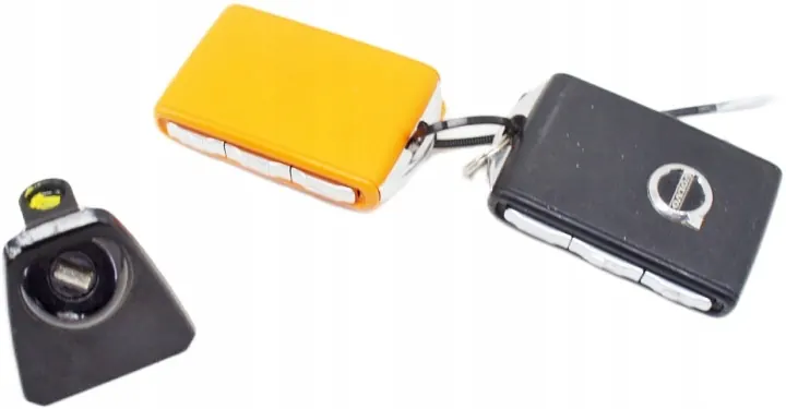 Volvo XC40 Key Set - OEM UW358 - Used Condition image 2