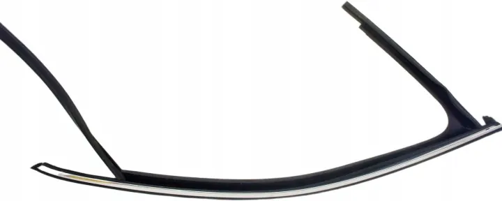 VW Passat B8 Door Window Seal Right Front UL162 image 2