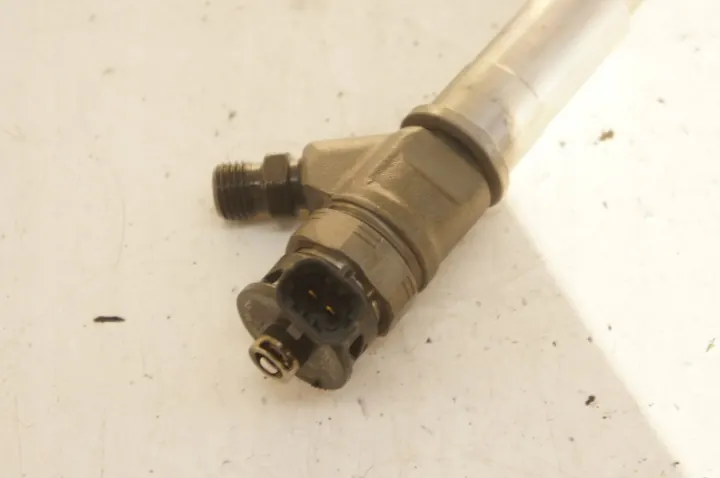 Renault Koleos II Fuel Injector 0445110728 - Used image 2