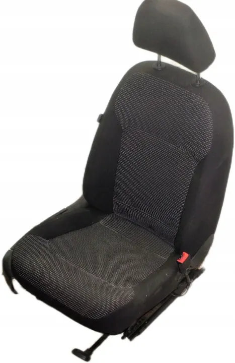 VW Passat B8 Right Front Seat UL367 - Volkswagen OE image 2