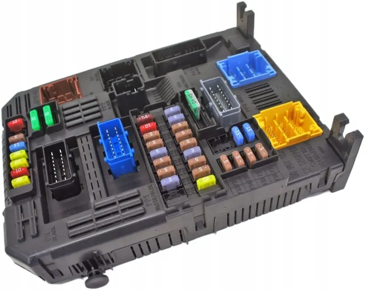 Peugeot 508 II Fuse Box UG003 9830813080 image 2