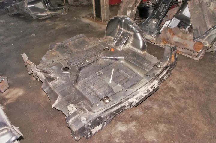 Ford Edge Mk2 Rear Bumper Beam - Used - OEM UV527 image 2