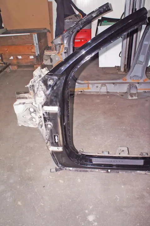 Volvo XC40 A Pillar Left Front UK053 Used OE Part image 2