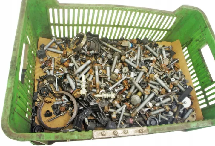 VW Passat B8 Bolts Washers Nuts Set UL371 image 2