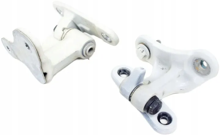 Mercedes CLA Door Hinges - Arctic White - UT088 image 2