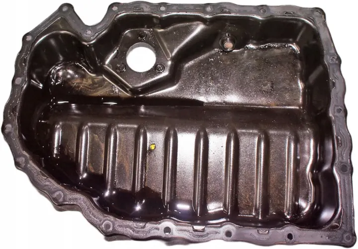 Audi Q3 Oil Pan 06J103600AF - Used Condition image 2