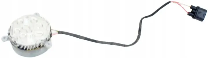 VW Tiguan II Radiator Fan Motor 5Q0121203DE image 2