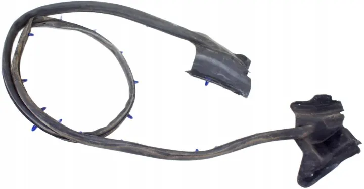 Maserati Quattroporte VI Left Rear Door Seal VA372 image 2