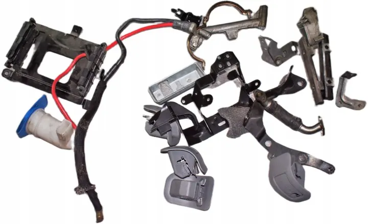 Audi Q3 I 8U Mounting Brackets Set - UP346 OEM image 2