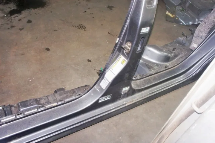 Volkswagen Passat B8 B-Pillar Left Center UL382 image 2