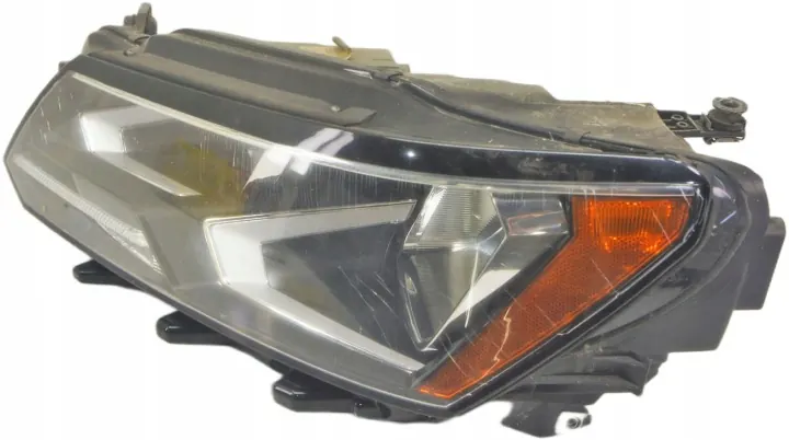 VW Passat B8 Left Front Headlight LE14E6347 image 2