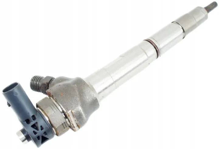 VW Tiguan II Fuel Injector 04L130277AE - Used image 2