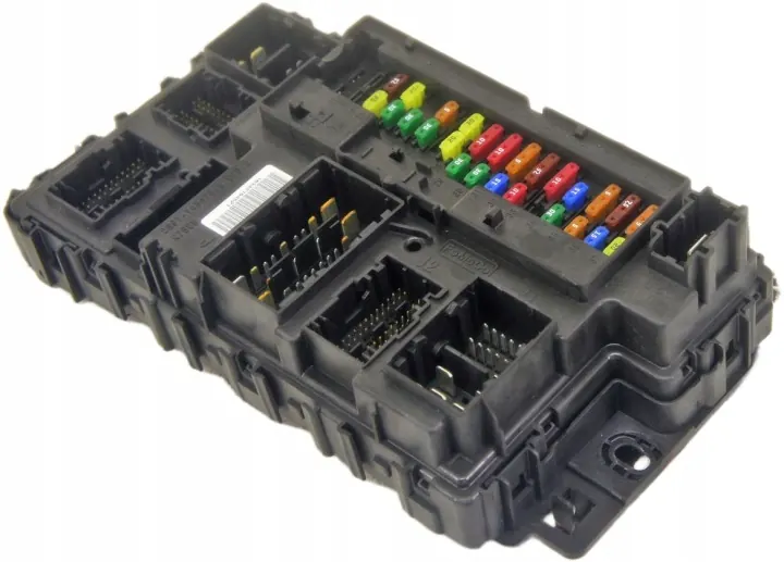Ford Edge Mk2 Fuse Box HU5T-15604-BFA image 2