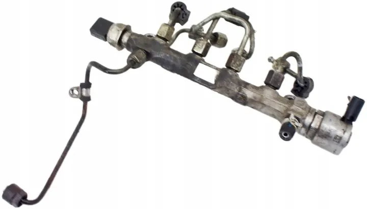 VW Golf VII 1.6TDI Injection Rail 04L130764C image 2