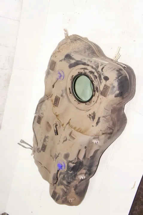 Jeep Compass II Fuel Tank - UZ403 - Used OEM Part image 2