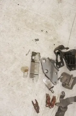 Opel Corsa F Mounting Brackets Set UN393 - Used