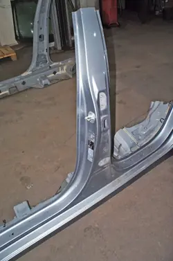 Kia Ceed III B Pillar Left Center UO290 Kia OE