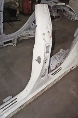 Mercedes CLA C117 B Pillar Left Center UT382