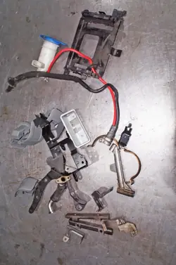 Audi Q3 I 8U Mounting Brackets Set - UP346 OEM