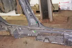 Volkswagen Passat B8 B-Pillar Left Center UL382