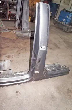 Volkswagen Tiguan II B Pillar Right Middle UY358