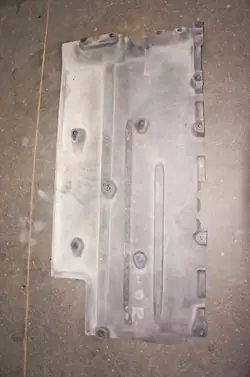 Volvo XC40 Left Underbody Shield UK031 - Used