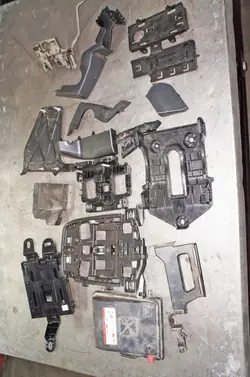 Peugeot 508 II Mounts Brackets Set UG391